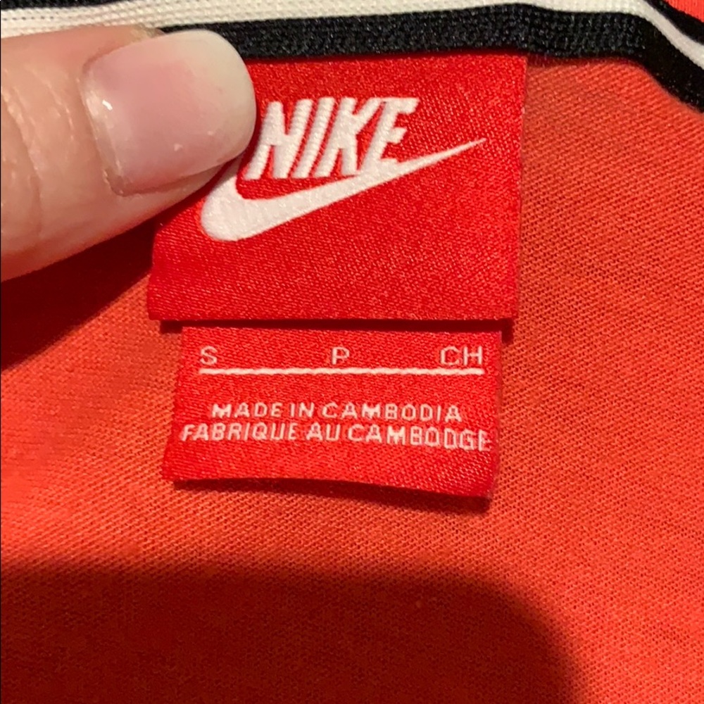 Nike workout shirt! - Picture 2 of 2
